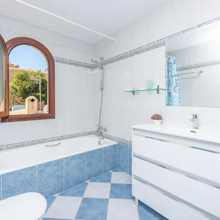 Magdalena Gomila Marimon -llac Blau- Villa Port de Alcudia (Mallorca)